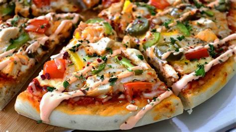 Chicken Pizza With Spicy Ranch Dressing Spongy Pizza Base Without