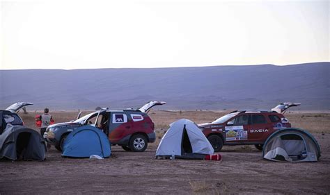 RALLYE AÏCHA DES GAZELLES DUSTER TIIMEILLE KOLMOISVOITTO Dacia fi