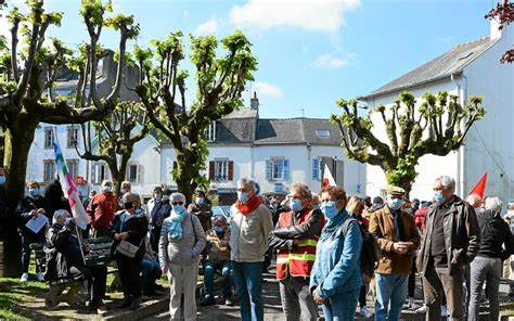 Plus de 80 personnes rassemblées pour le 1er mai à Quimperlé Le