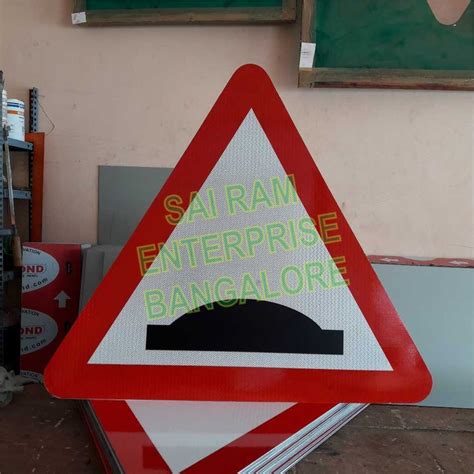 Acp Sheet Round Cautionary Retro Reflective Road Signs At Rs