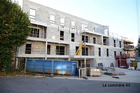 Beauzac il reste deux appartements et un local professionnel à vendre