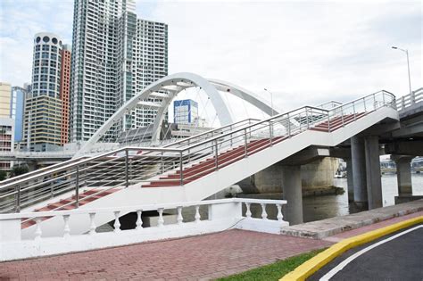 Dpwh Opens Binondo Intramuros Bridge Linear Park Pedestrian Stairs