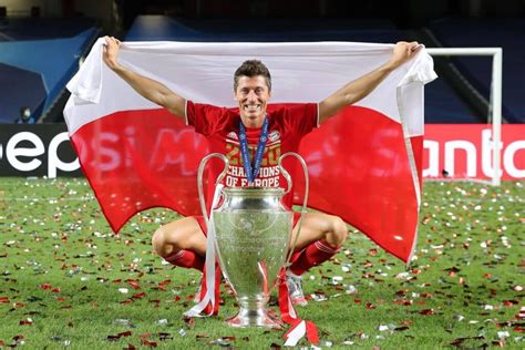 Robert Lewandowski Najlepszy Napastnik Legendyfutbolu