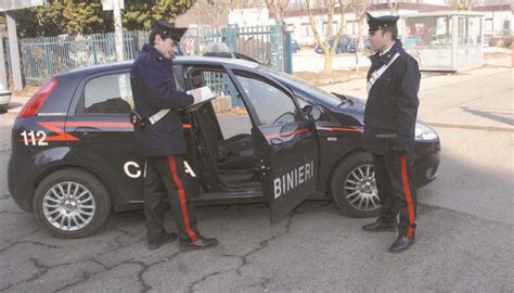 Aggredisce Una Bambina Di 12 Anni I Carabinieri A Caccia Del Maniaco