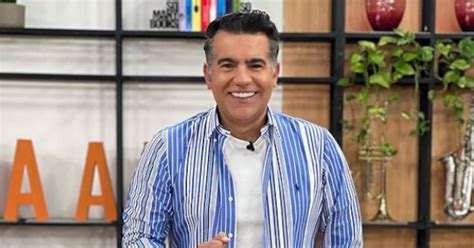 El Presentador Colombiano Carlos Calero Y Sus Inicios En La Televisión Nacional Tuvo Una Banda