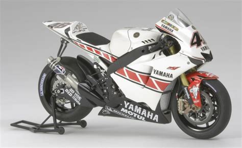 Yamaha YZR M1 46 Valencia Edition Tamiya 14115 1 12