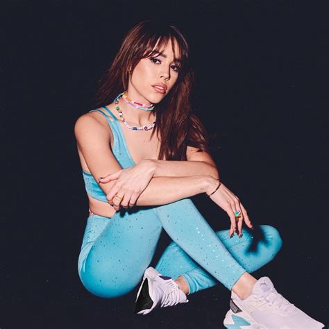 Danna Paola Brilla Con Botas Altas Con Tacón Y Plataforma En Su Nueva Canción 1 Trago Vogue