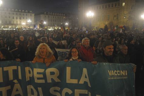 No Green Pass A Torino I Manifestanti Il Popolo Unito Vince Sulla