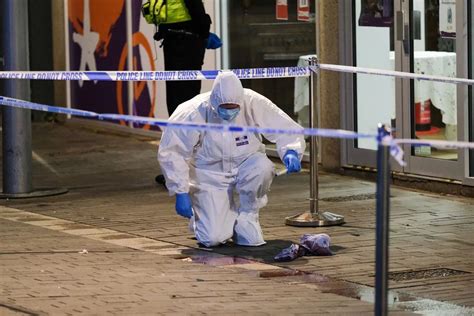 Police Cordon Off Area Of Grimsby Town Centre Following Serious