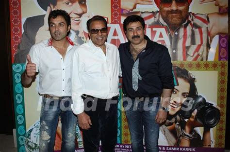 Dharmendra with his sons Sunny and Bobby Deol at Yamla Pagla Deewana ...