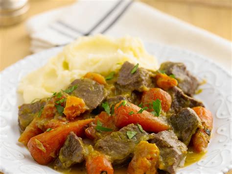 Beef Stew With Carrots And Mashed Potatoes Recipe Eat Smarter Usa