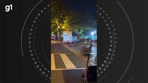 Caminh O Colide Barricada Da Casa Branca E Motorista Preso Por