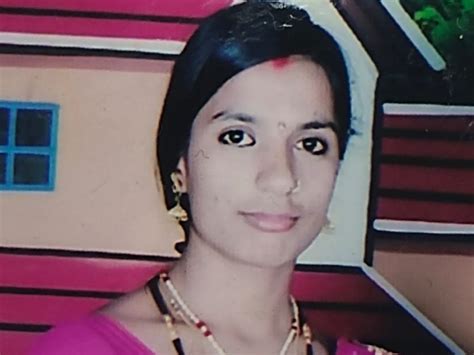 परिजनों ने दहेज के लिए हत्या का लगाया आरोप Woman Murdered By