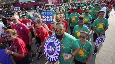 Haven’t been paying attention to the UAW strike? What you need to know | CNN Business