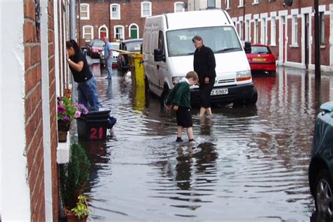 Bbc News In Pictures Flooding In Belfast Ormeau Road