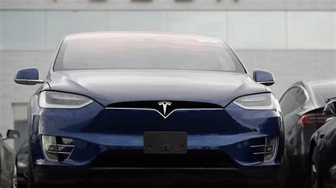 Tesla überrascht Mit Quartalsgewinn Anleger Begeistert