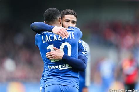 Mercato Le Psg Fonce Sur Le Duo Fekir Lacazette