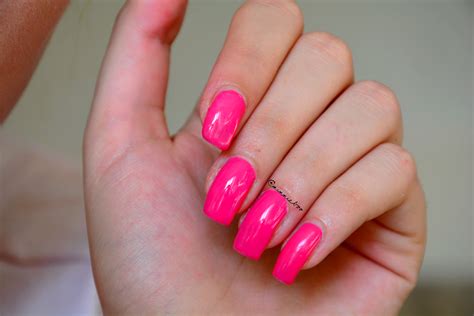 CND SHELLAC Pink Bikini Swatch Ninnieboo