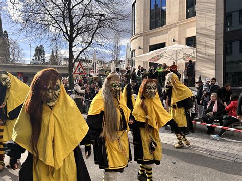 Ausnahmezustand in Stuttgart Ausgelassene Stimmung beim großen