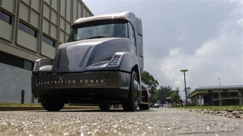 Cummins New All Electric Semi Truck Beats Tesla To The Chase Mashable