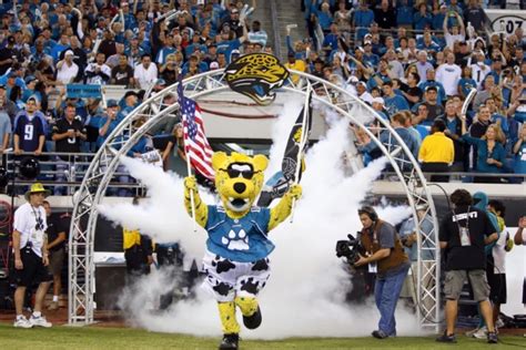 Celebrating the greatness of Jaguars mascot Jaxson De Ville - Athlon Sports