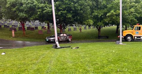 Driver Charged With Dui After Crashing Into Flagpole At Vermont