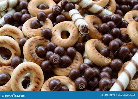 Heel Wat Knapperige Zoete Buisjes Chocolade Smeltende Ballen En Yello