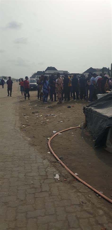 Pictorial Voters Lament Late Arrival Of Inec Officials At Lekki