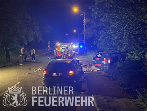 Berliner Feuerwehr On Twitter Schwerer Verkehrsunfall In Kaulsdorf