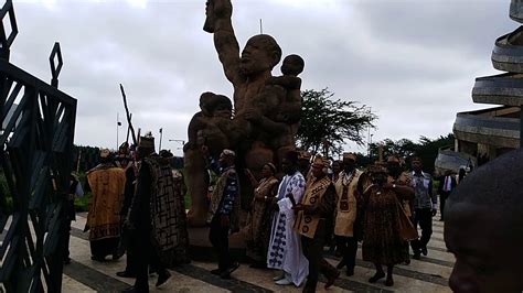 Rites de Paix au Monument de la Réunification à Yaoundé au Cameroun 5