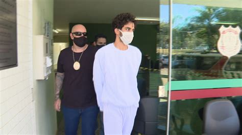 Cobra naja amigo de estudante picado é transferido para carceragem da