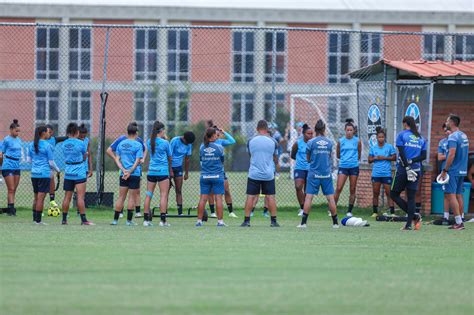 Gurias Gremistas encerram preparação para encarar Botafogo