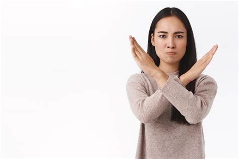 Mujer Asi Tica De Aspecto Serio Malhumorada Y Molesta Con Cabello