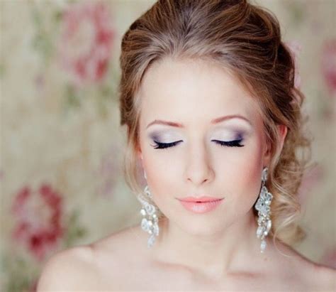 Maquillage Nude Yeux Blanc Rose Clair Et Prune Bouche Et Joue Rosé