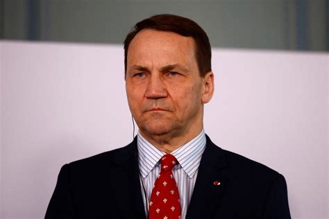 Sikorski Doceniam Inicjatyw Macrona Obecno Si Nato Na Ukrainie To