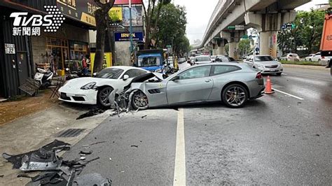 有片／千萬法拉利撞保時捷車頭全爛 「移動房產」車禍眾人嚇呆 Tvbs Line Today