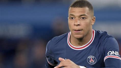 Kylian Mbappés Mutter Dementiert Verlängerung Bei Psg Komplett Falsch