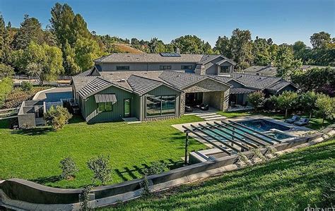 Rob Kardashian House: A Peek Into the Lavish Lifestyle - Stateless ...