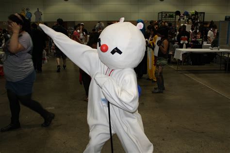 Anime Expo 2010 Cosplay Images Pictures People In Costumes Convention Floor