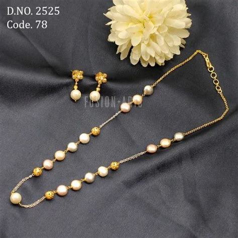 Party Golden Fusion Arts Traditional Pearl Necklace Set Plastic Pouch