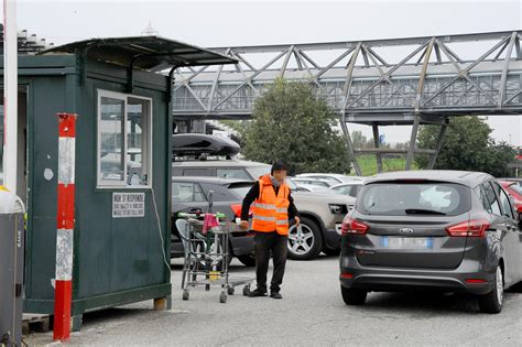 Scandalo Parcheggi Ad Assago Lopposizione Chiede Un Consiglio