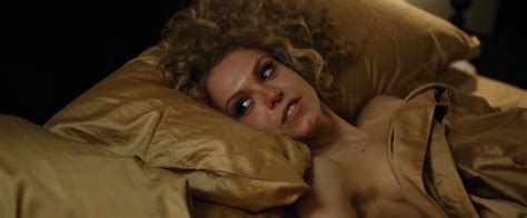 Naked Penelope Mitchell In Zipper