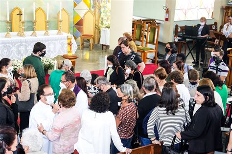 Em Missa Exequial Povo Se Despede Do Monsenhor Mu Iz Diocese De