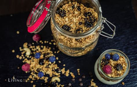 Mandel Kirsch Granola oder ganz einfach Knuspermüsli ist nun jetzt