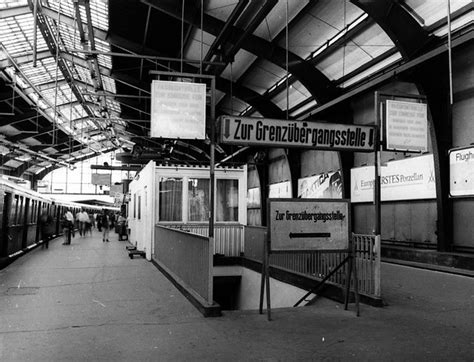 Bahnhof Friedrichstrasse In Ost Berlin Der Ddr Sandra Tiger Flickr