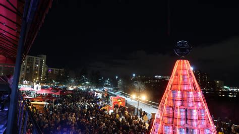 Genesee Keg Tree Lighting 7000 People Gather For Rochester Celebration