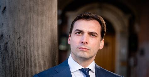 Nederlands Politicus Baudet Loopt Boos De Studio Uit Na Roast