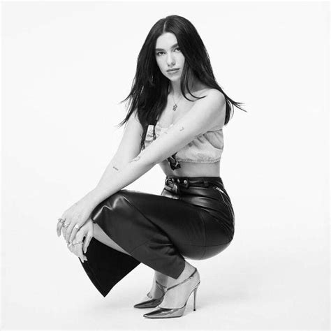 UpdateCharts on Twitter O novo álbum de Dua Lipa será lançado apenas