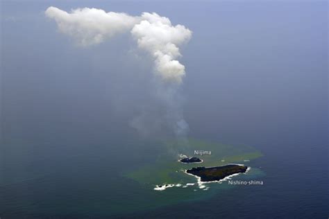 The New Volcanic Island Niijima Off Japan Tripled Its Surface Within A ...