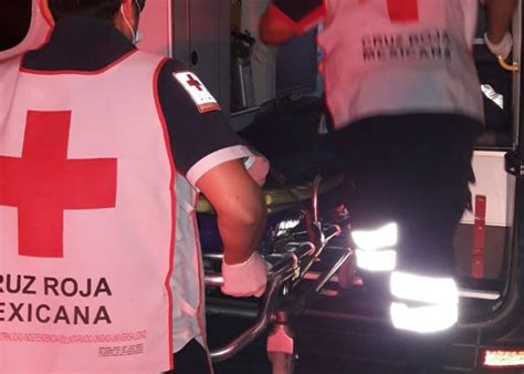 Mujer Resulta Lesionada Al Volcar En Su Carro En Carretera A G Mez Palacio